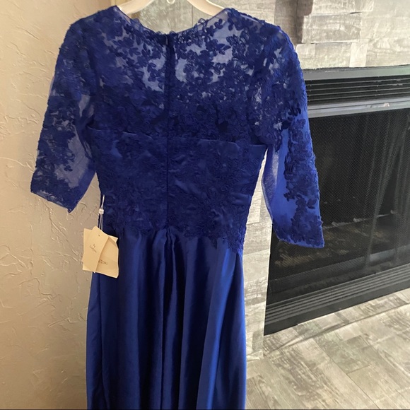 A-Line Mother of the Bride Dress Elegant Jewel Neck dress - Picture 6 of 11